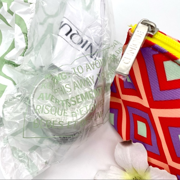 NWT Clinique Smart Night Moisturizer and Makeup Pouch - Picture 4 of 10